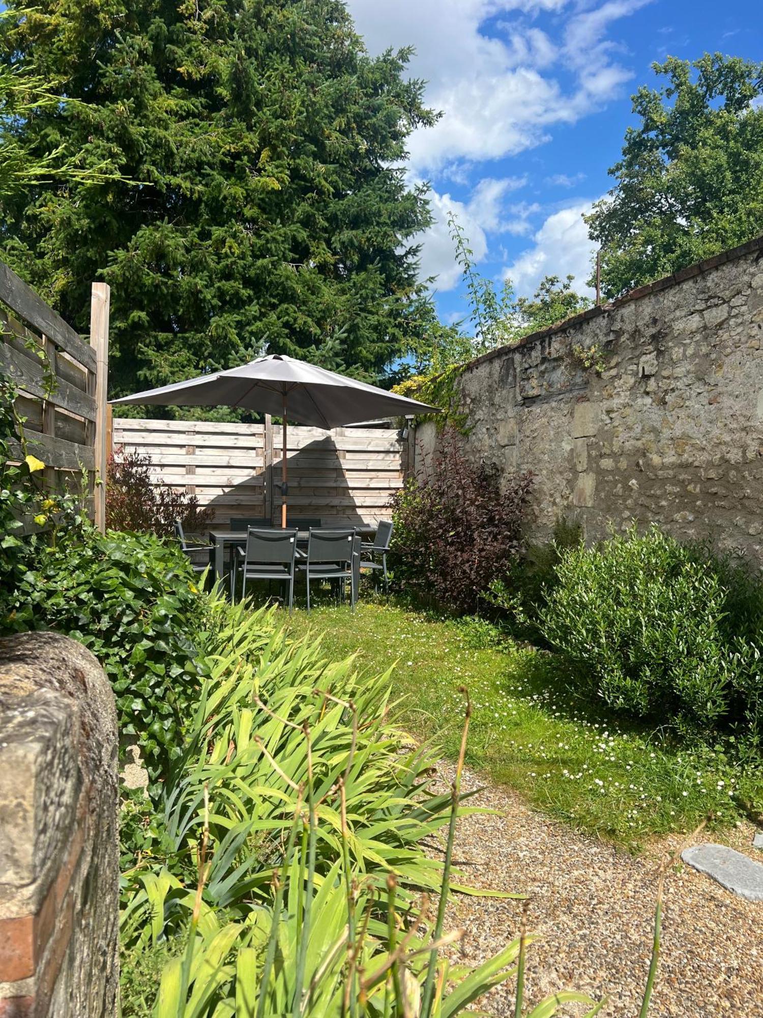 Holiday home L'atypique, Charmante Maison Avec Jardin Clos